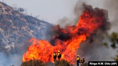 U požarima u Kaliforniji tri osobe poginule, evakuisano 70.000 ljudi