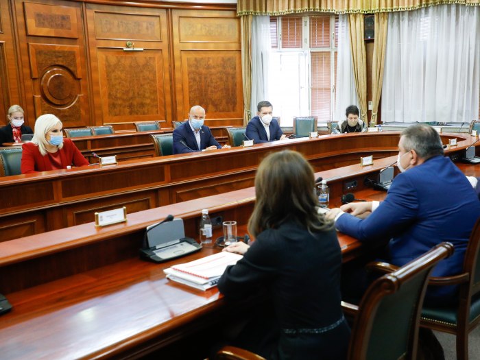 Ministarka Mihajlović sa direktorima javnih preduzeća, Bajatović udaljen sa sastanka