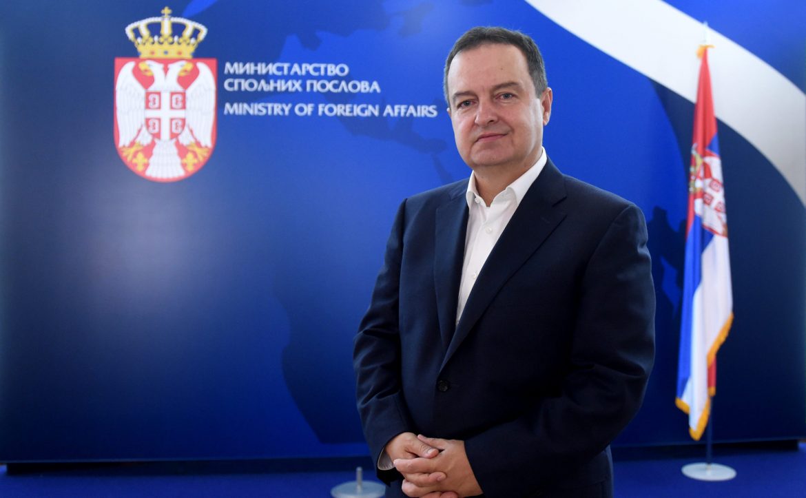 Dačić: Da li Grigorije želi da bude vladika ili predsednik