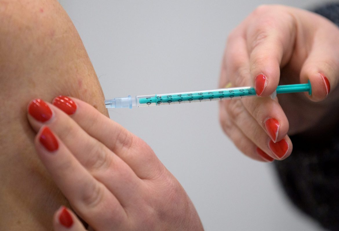 Vučić: Nemoguće nabaviti vakcinu