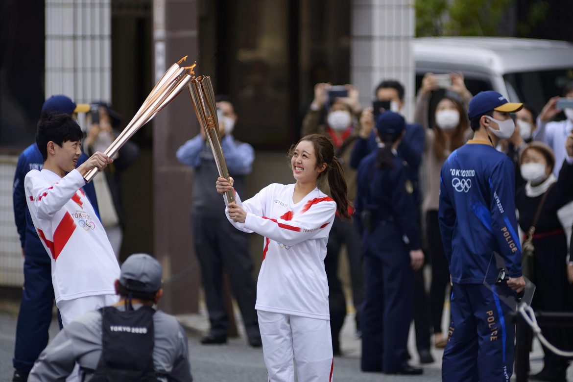 Upaljena olimpijska baklja u Japanu