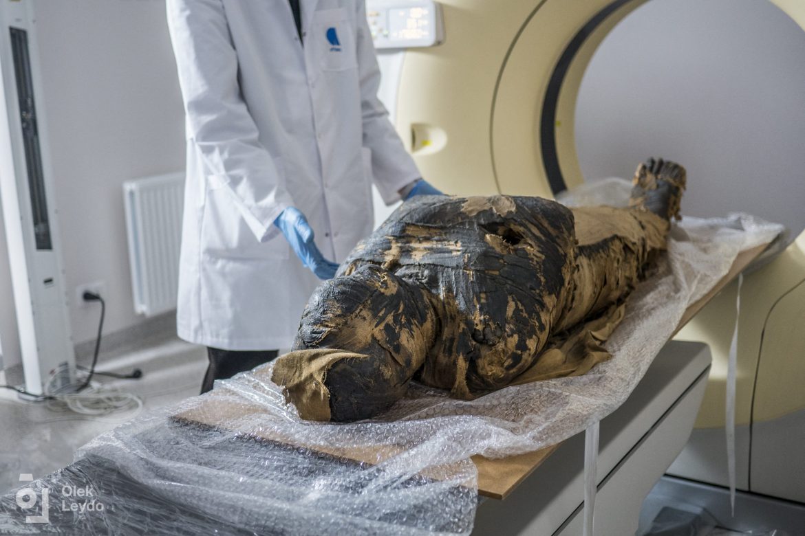 Naučnici u Poljskoj tvrde da su otkrili prvu trudnu egipatsku mumiju
