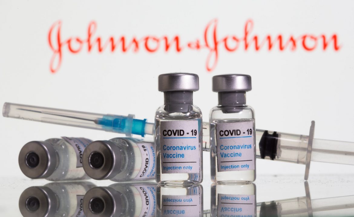 SAD: FDA preporučila pauzu u korišćenju vakcine Džonson i Džonson