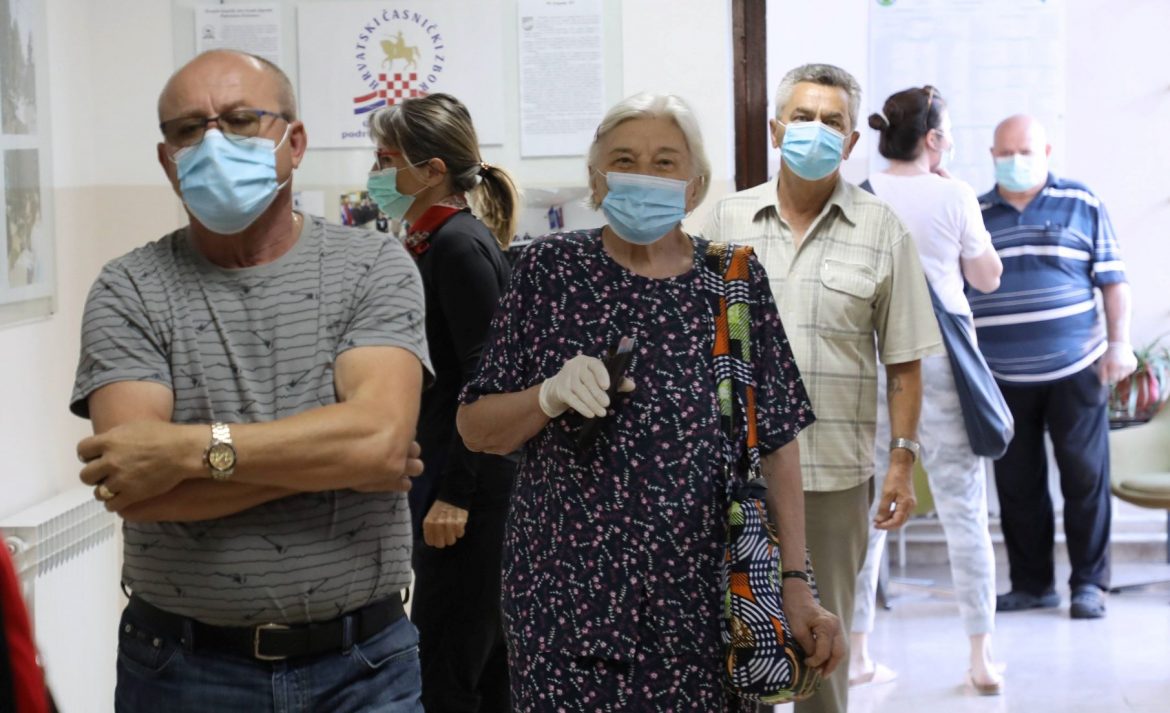 U Hrvatskoj 2.927 novozaraženih koronavirusom, preminule 43 osobe