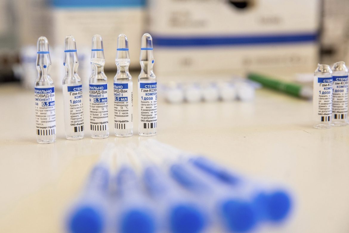 Popović: U Torlaku u sredu i četvrtak punjene kontrolne serije ruske vakcine