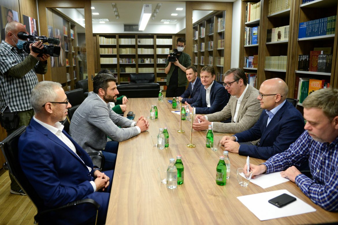 Završen sastanak Vučića i Šapića, ujedinjenje do kraja maja