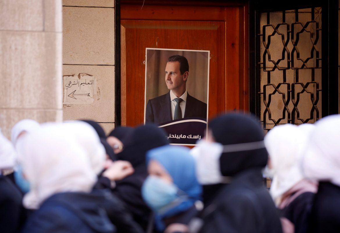 Sirijci masovno na izborima koji će Asadu izvesno doneti novi mandat