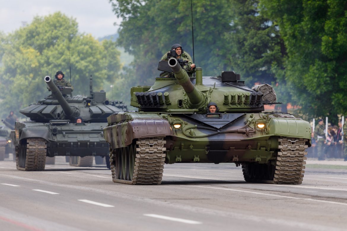Vojsci Srbije isporučeno svih 30 tenkova i oklopnih vozila iz ruske donacije