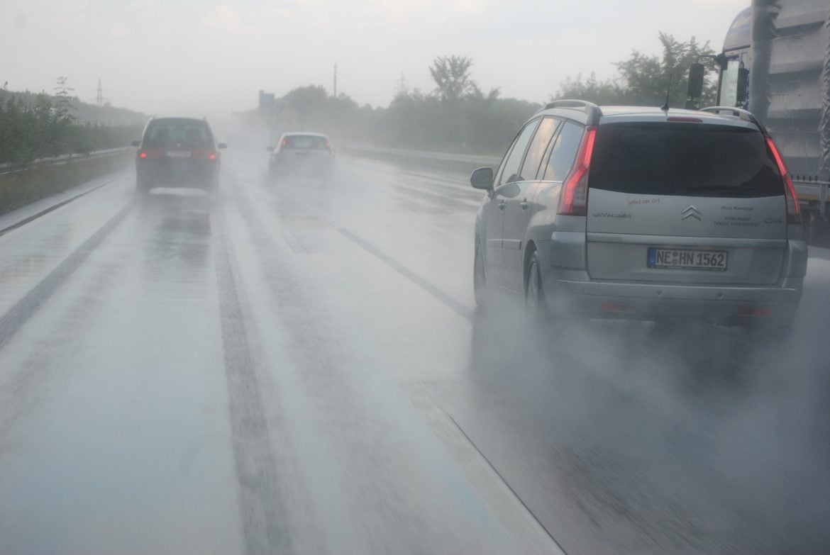 AMSS: Oprez u vožnji zbog moguće kiše tokom dana