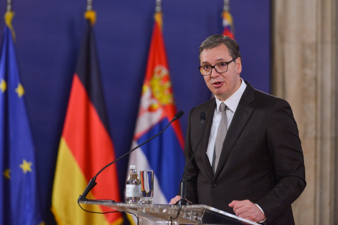 Vučić objavio snimak: Pre svih moramo da izađemo iz korone