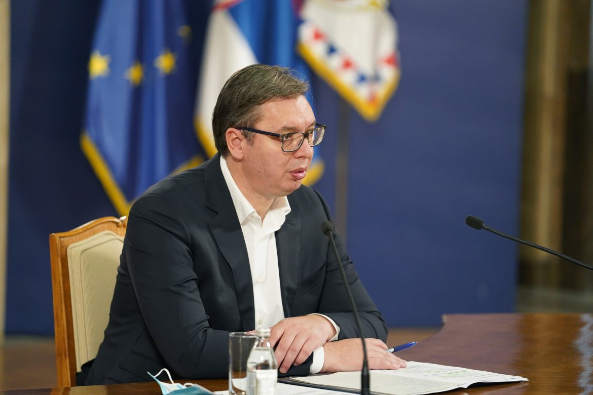 Vučić objavio ko sve i kada dobija novčanu pomoć u maju