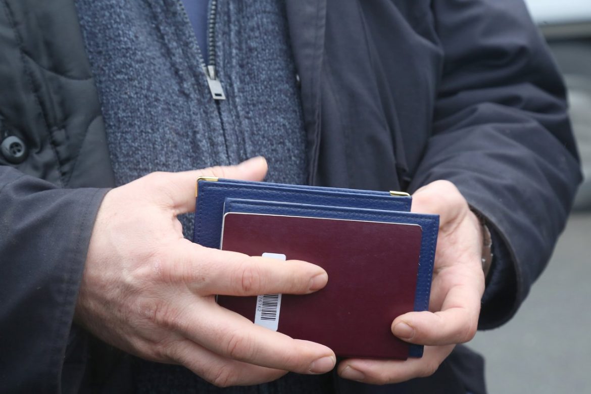Šalteri MUP-a rade duže zbog izdavanja pasoša