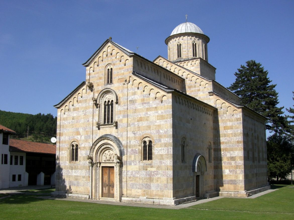 Misija OEBS-a na Kosovu očekuje da se zemljište Dečana registruje kao manastirsko