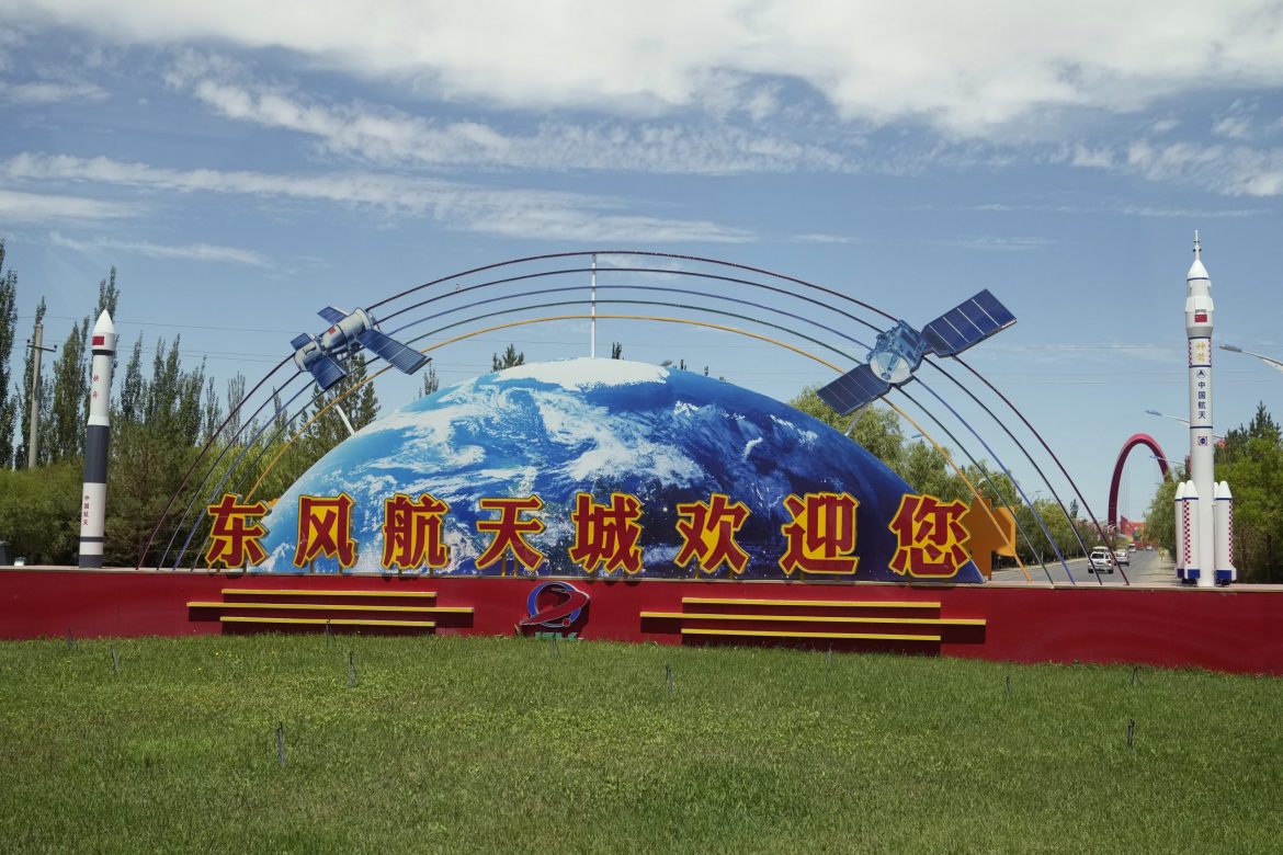 Kina lansirala letelicu s ljudskom posadom ka svemirskoj stanici u izgradnji