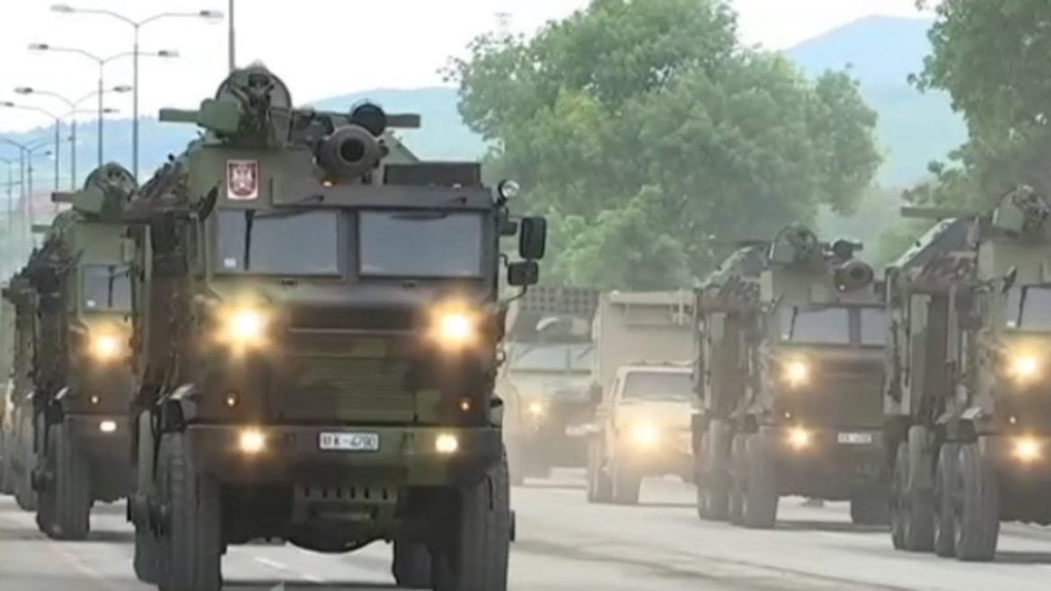 Kragujevačkim školama naloženo da dovedu učenike na vojnu paradu 28. juna
