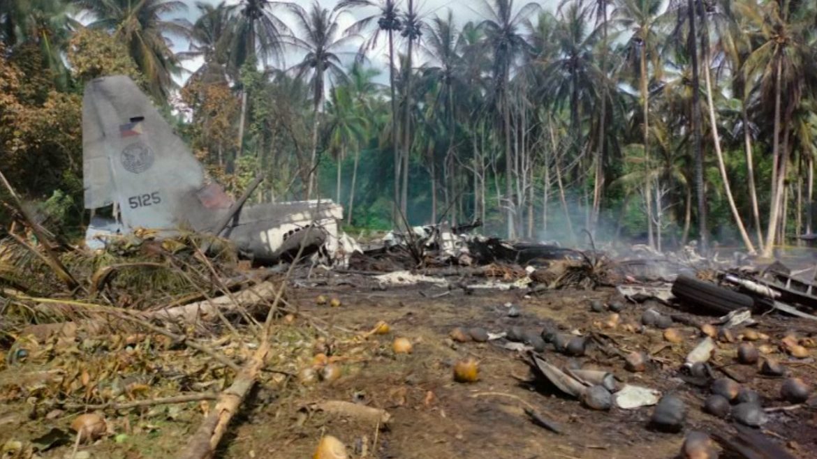 U padu filipinskog aviona poginulo je 45 osoba