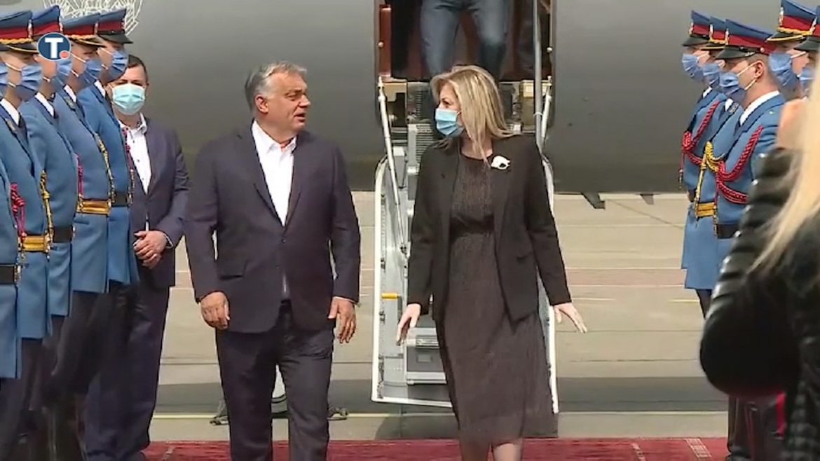 Orban i Sijarto stigli u Beograd