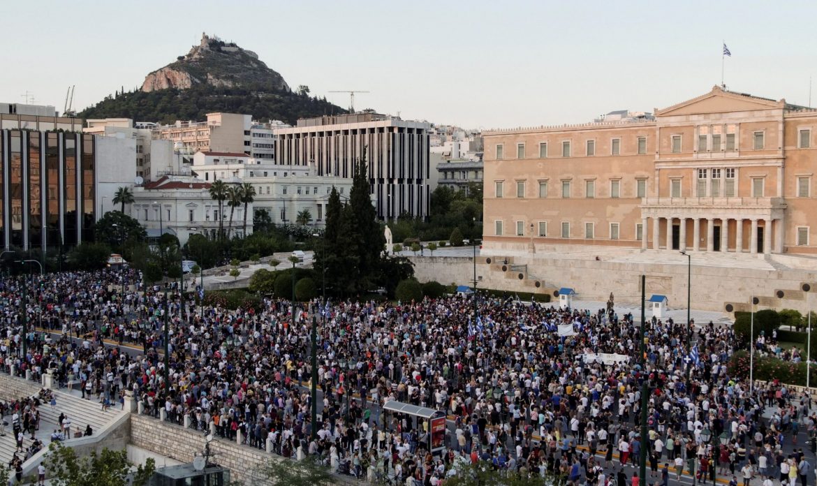 Demonstracije u Grčkoj protiv plana vakcinacije dece starije od 15 godina