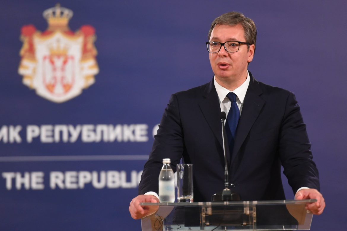 Predsednik Vučić proglašen počasnim građaninom Zvečana