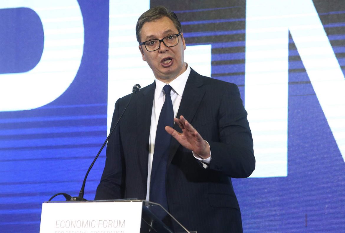 Vučić: Do kraja godine prosečna plata 610 evra