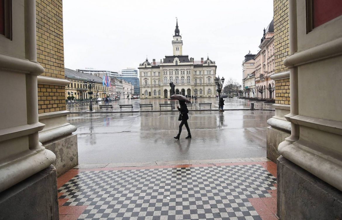 Danas pretežno oblačno i hladno, mestimično s kišom, temperatura do 23 stepena