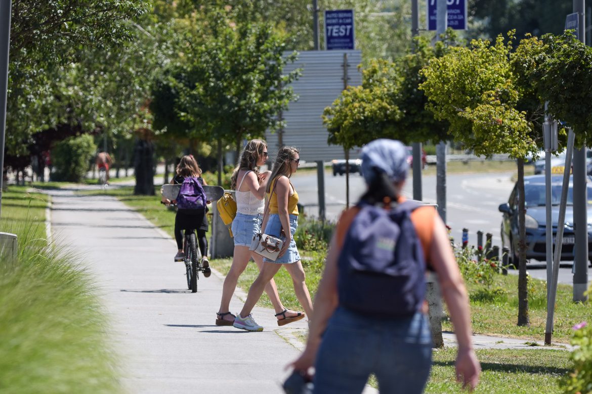 Danas sunčano i malo toplije, temperatura do 33 stepena