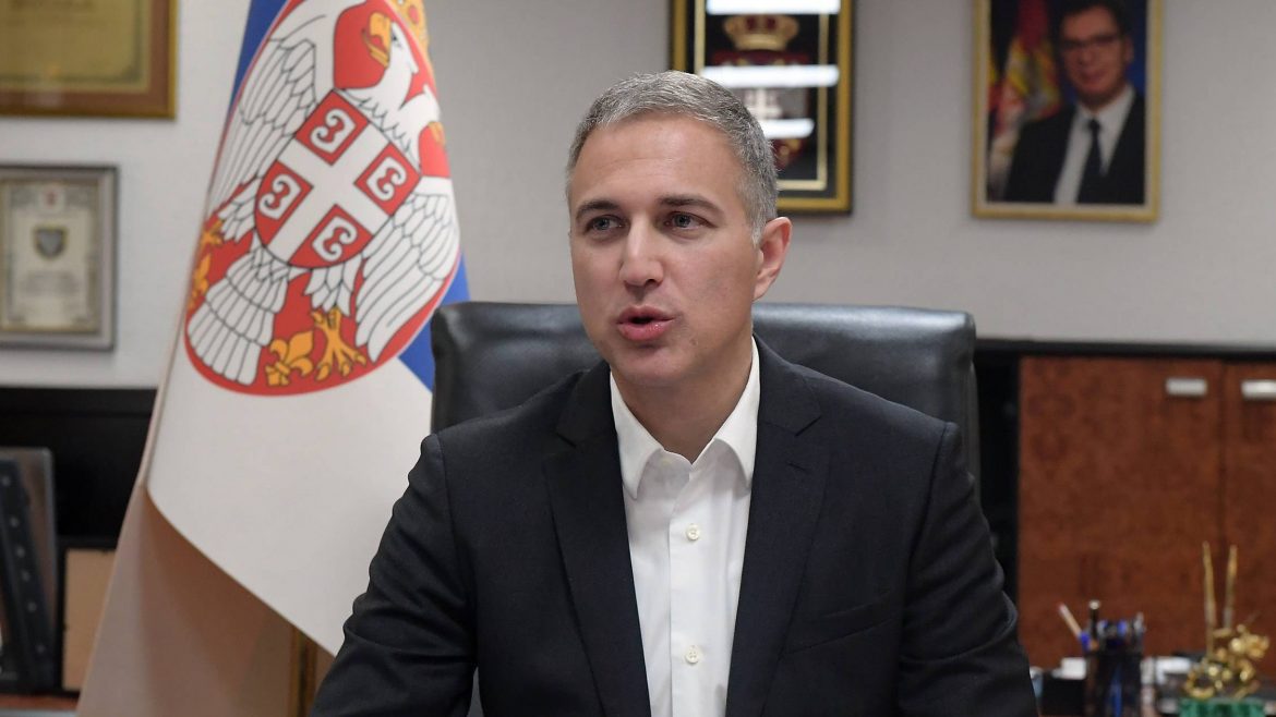 Ministar Stefanović najavio tužbu protiv  lista „Nova“