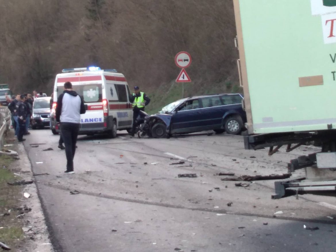 Obustavljen saobraćaj na putu Čačak-Požega zbog nezgode