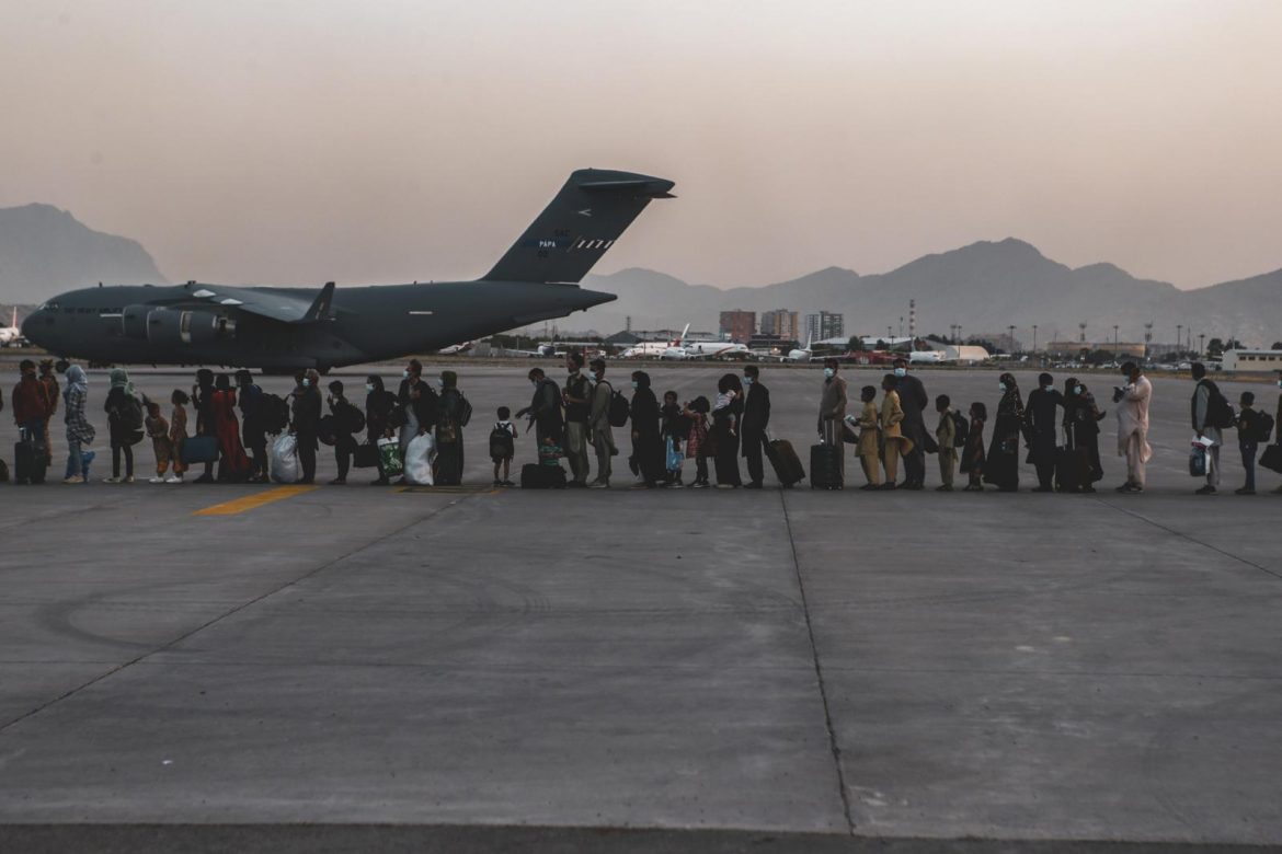 Poslednji vojni avion SAD napustio Avganistan