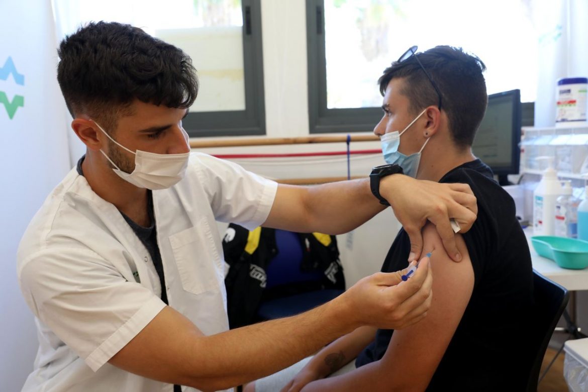 Konstantinidis: Deca će lakše širiti delta soj na starije, treba ih vakcinisati