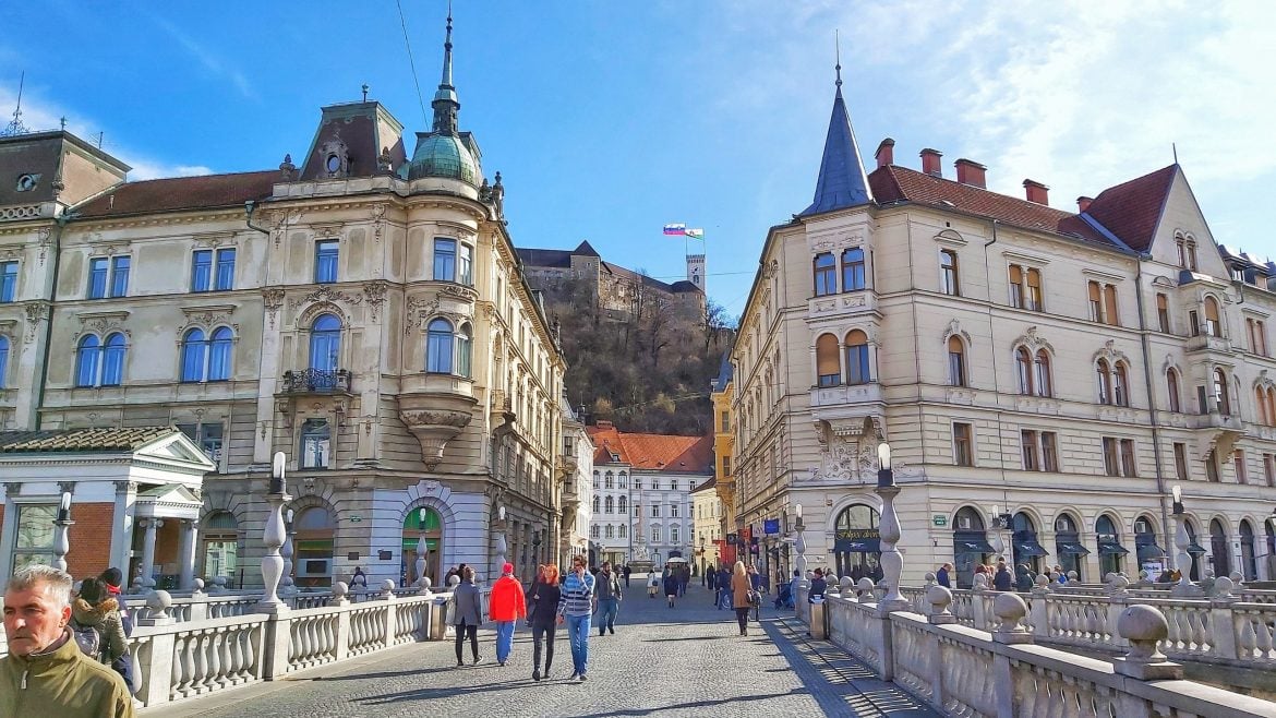 Slovenija: Zaposleni u državnoj upravi će morati da se vakcinišu