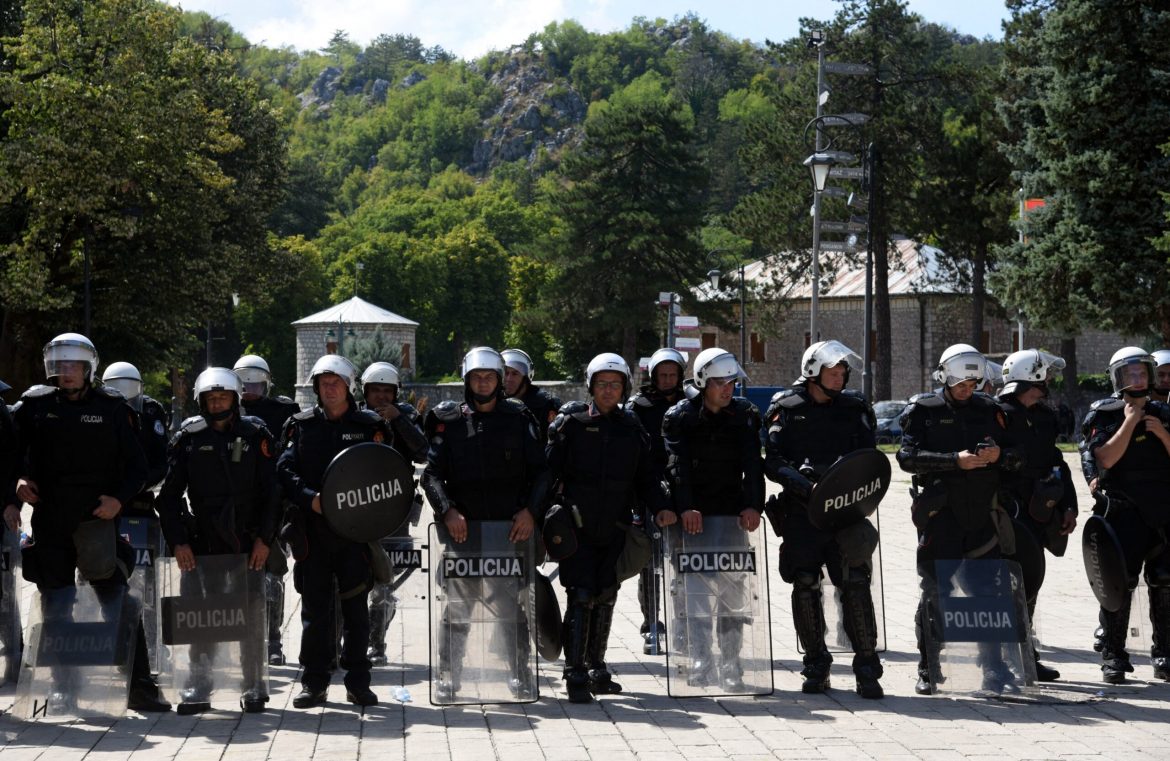 Danas ustoličenje mitropolita Joanikija, neredi i jutros na Cetinju