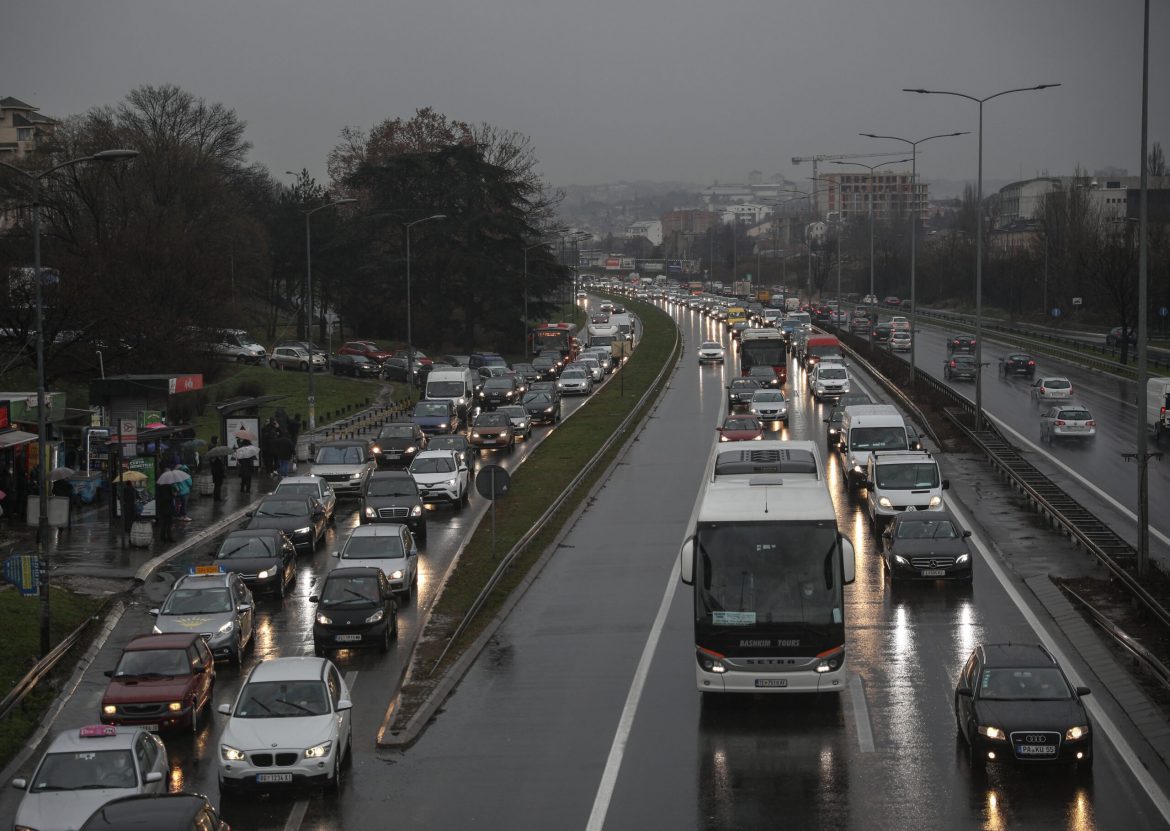 AMSS: Prilagoditi vožnju uslovima na putu