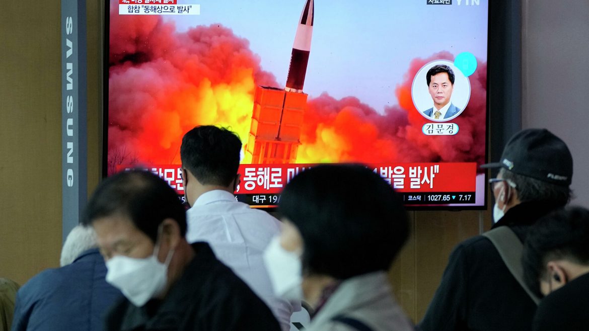 Severna Koreja lansirala u more neidentifikovani projektil