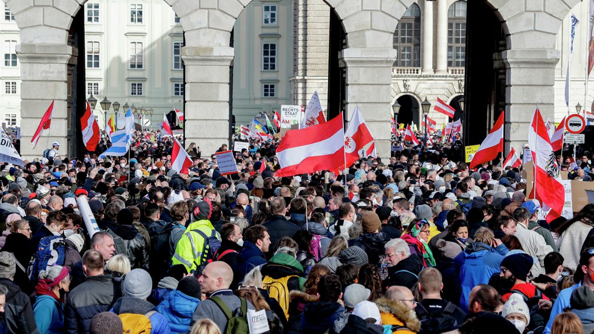 Više hiljada demonstranata na protestu u Beču zbog novih antikovid mera