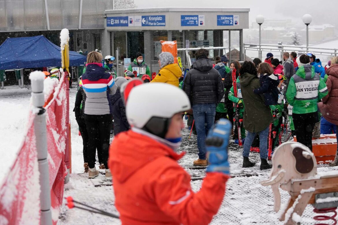 Otvaranje skijaške sezone na Alpima uprkos pandemiji korona virusa