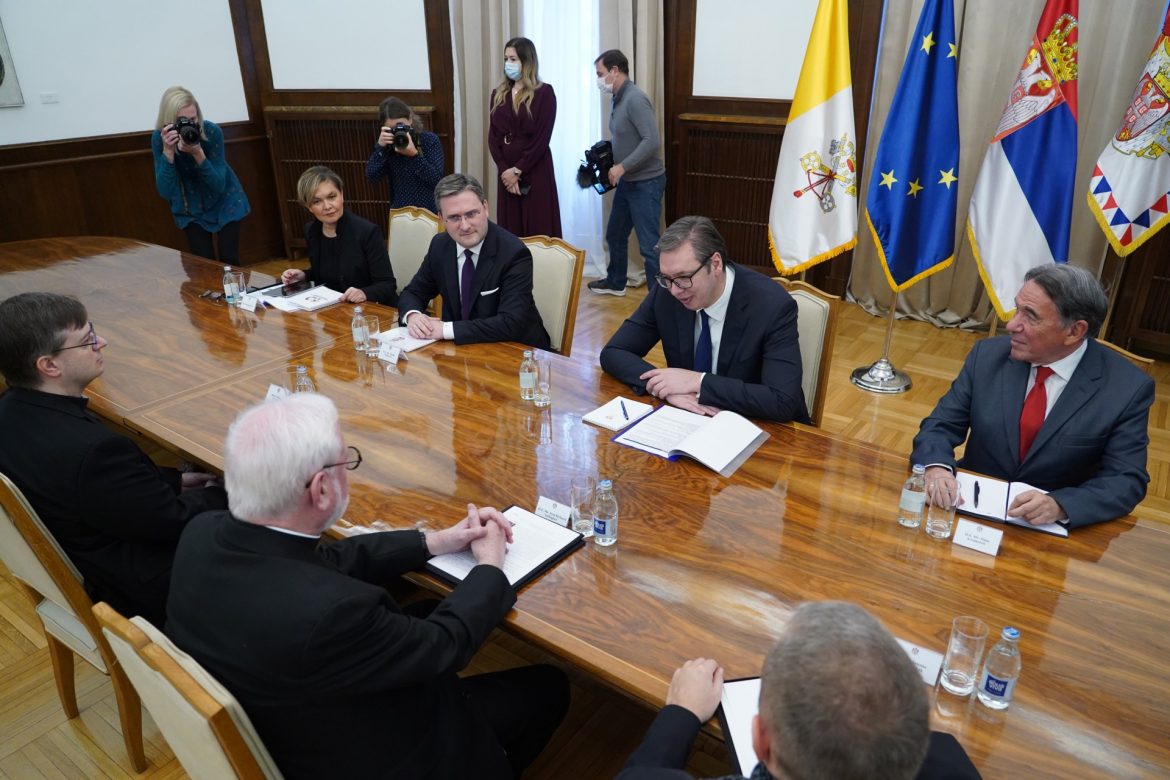 Sekretar Vatikana: Zapaženo koliko Vučić doprinosi miru i stabilnosti u regionu