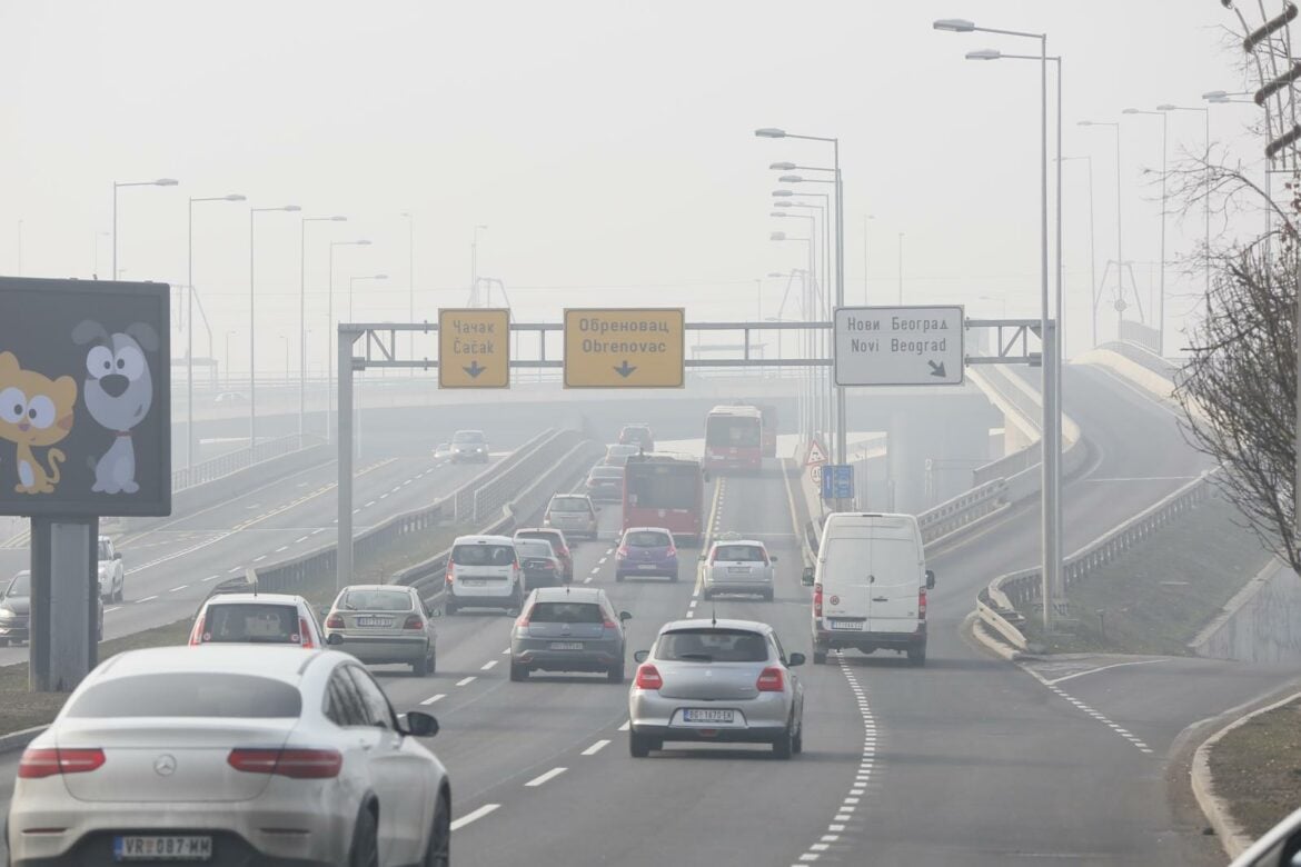 AMSS: Hladnije vreme i magla otežavaju saobraćaj