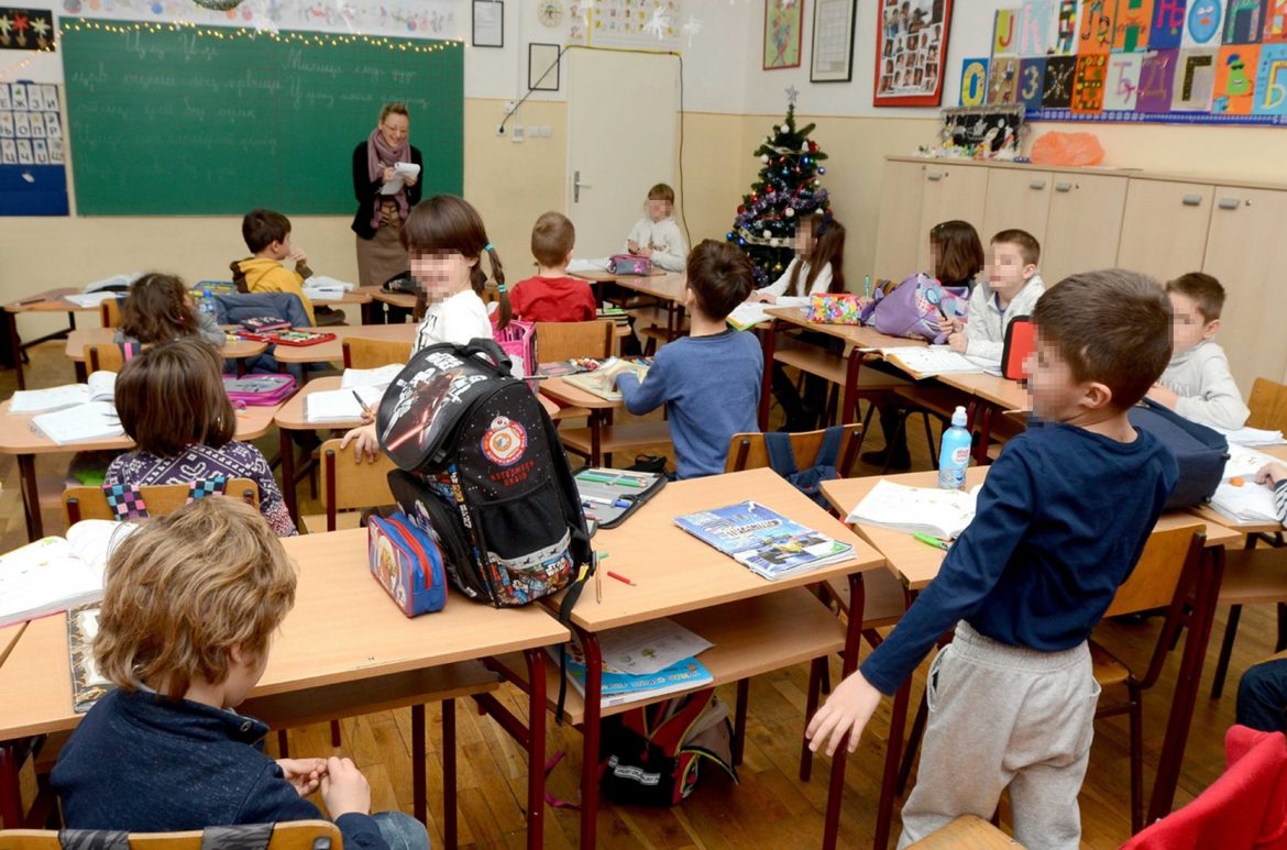 Svi đaci od ponedeljka u klupama, još nema odluke o raspustu