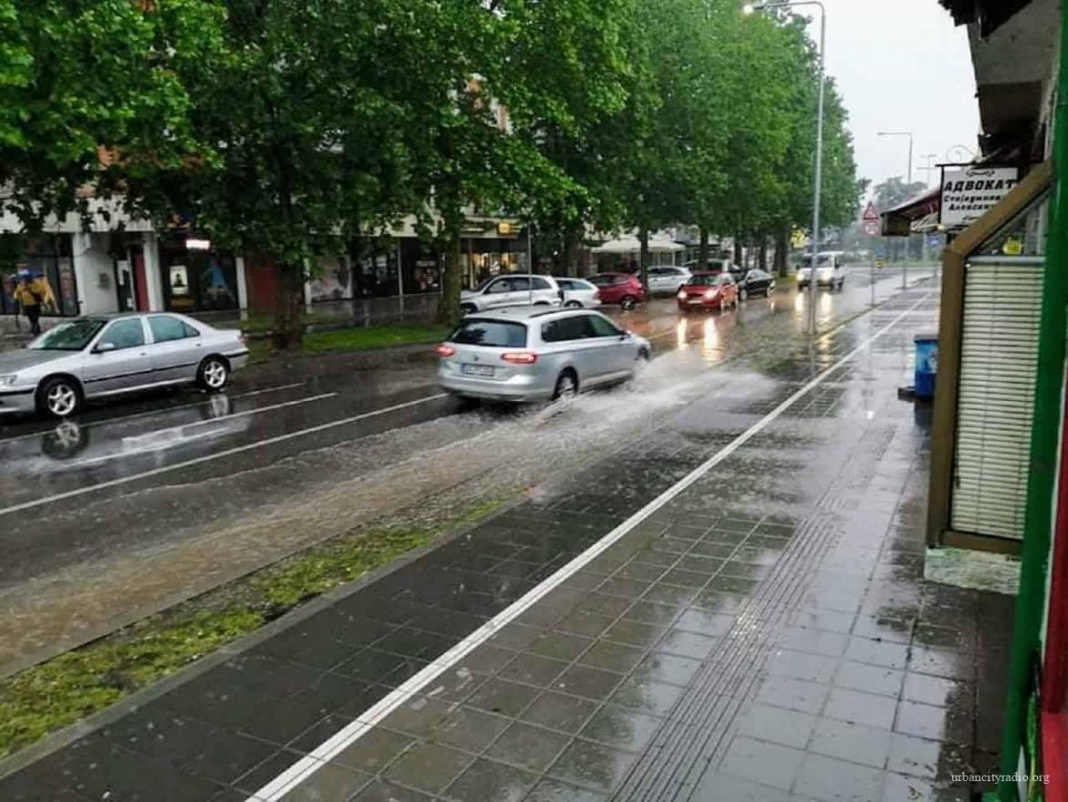 Jutro suvo i vetrovito, tokom dana i noći kiša