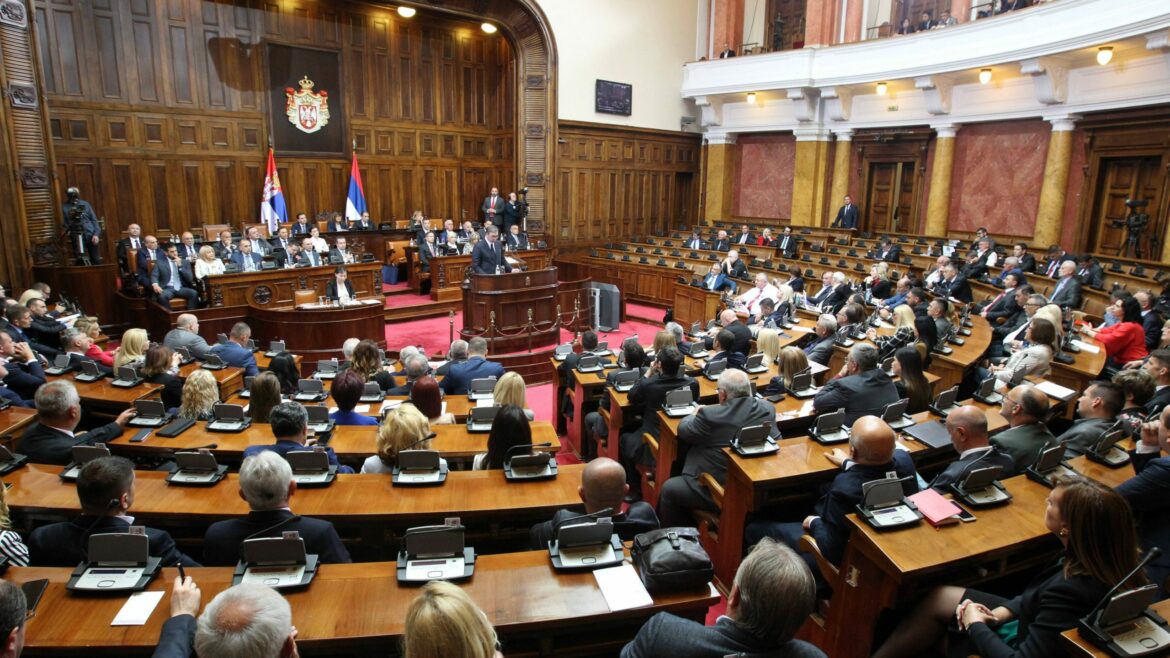 Skupština glasa o predlogu za promenu Ustava i raspisuje referendum