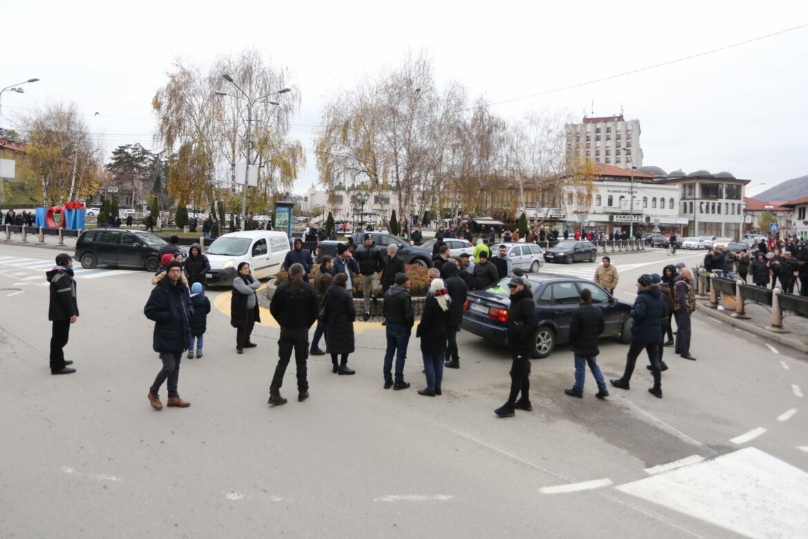 Donatori plaćali prekršaje prijave koje su dobili učesnici blokada u Novom Pazaru