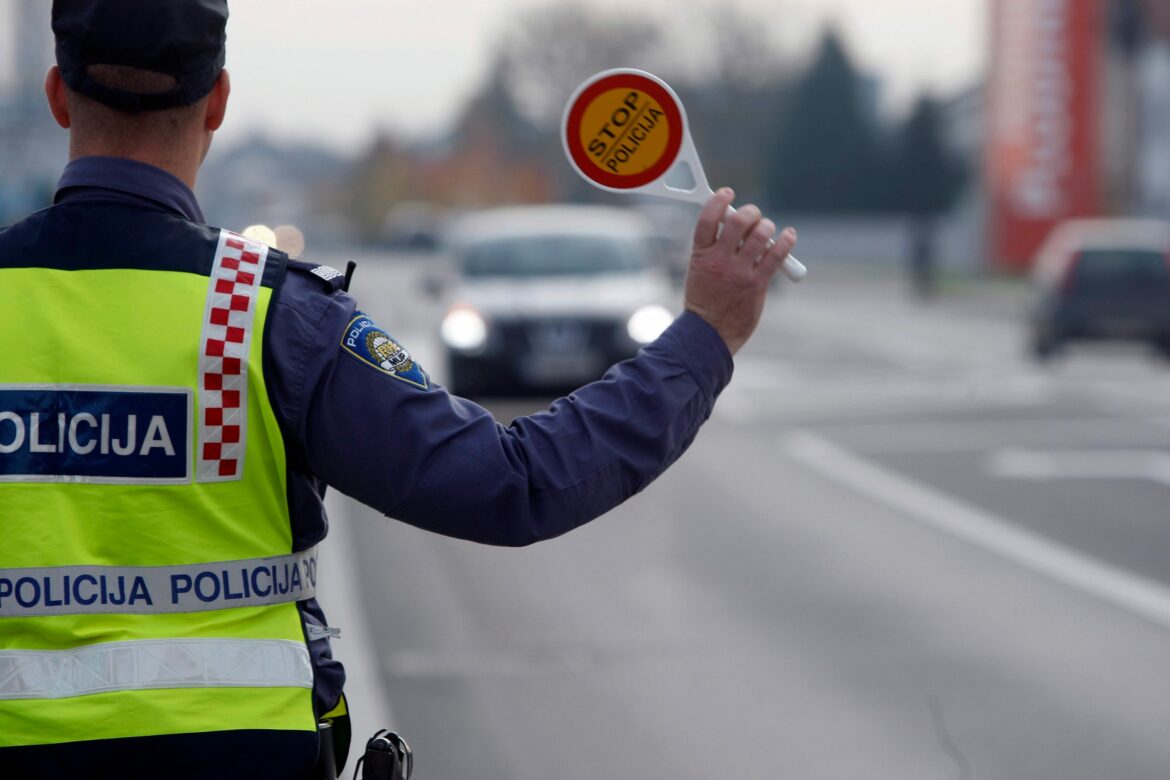 Saobraćajna policija uoči praznika pojačala kontrolu na svim putnim pravcima