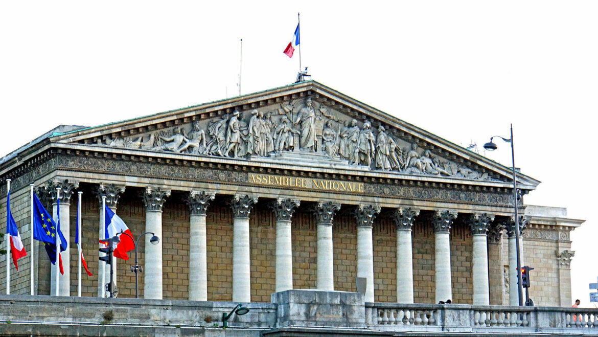 Francuski parlament odlučuje o izbacivanju negativnog testa iz kovid propusnice