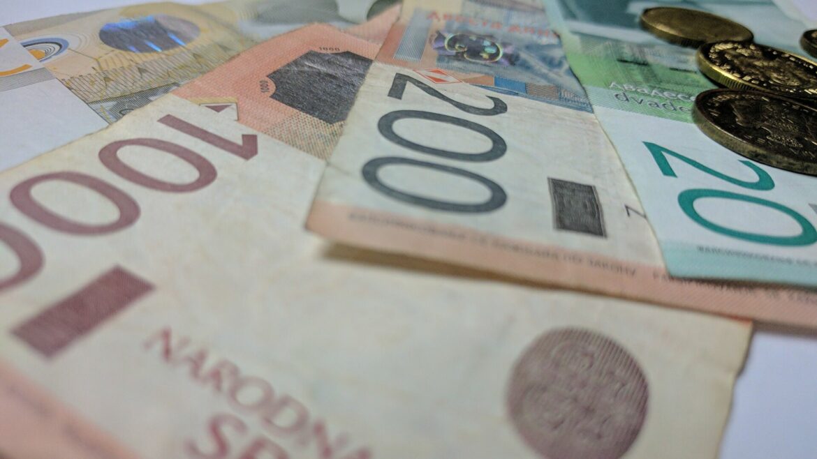 Mali: Neoporezivi iznos zarade povećan na 19.300 dinara