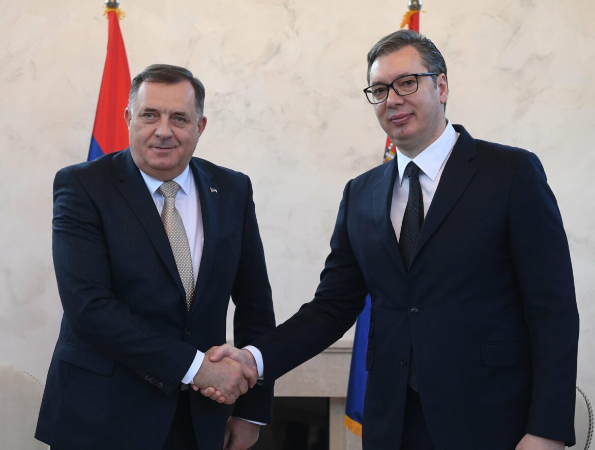 Vučić zamolio Dodika da Srbi učestvuju u radu zajedničkih institucija u BiH