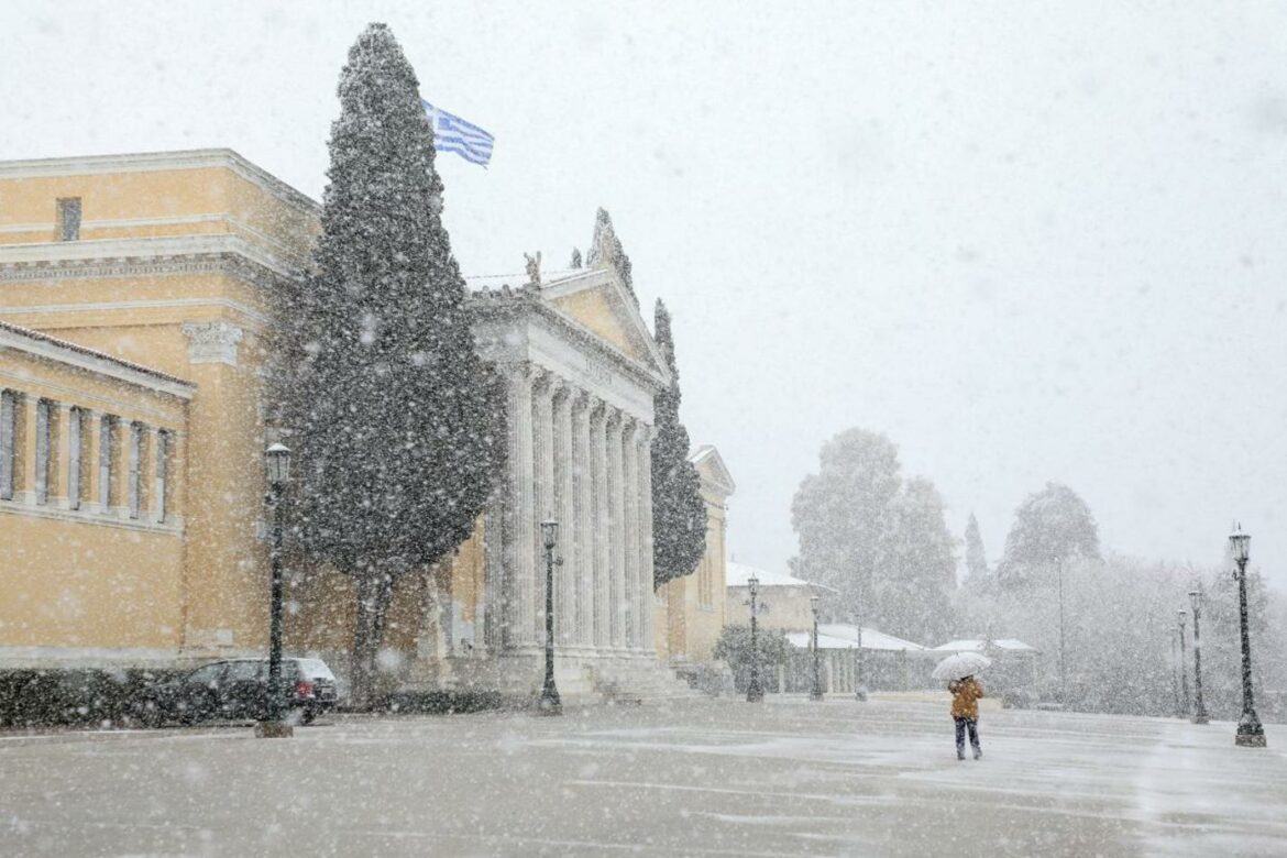 Sneg u Grčkoj, zabelela se i Atina