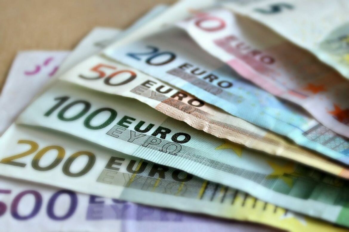 Godišnja inflacija u zoni evra rekordnih pet odsto