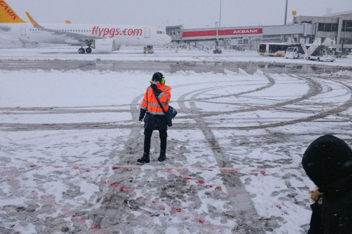 Zatvoren istanbulski aerodrom zbog snega