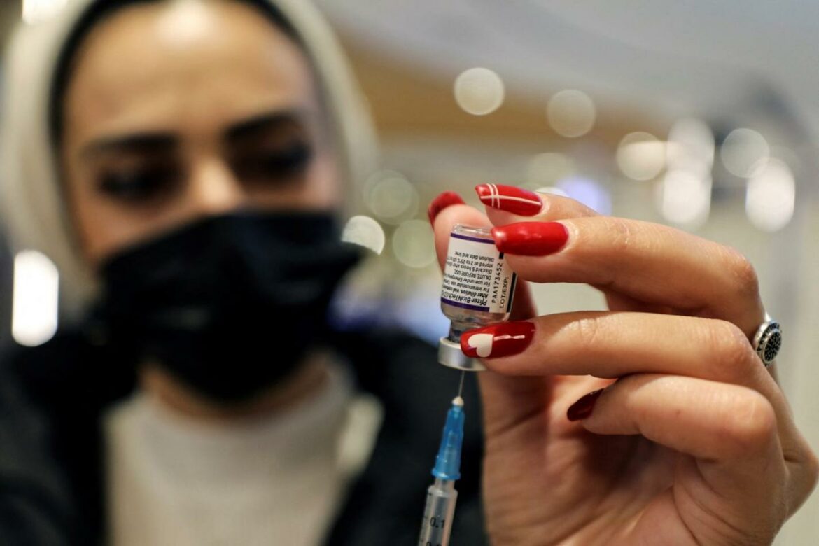 U Izraelu četvrtom dozom vakcinisano više od pola miliona ljudi